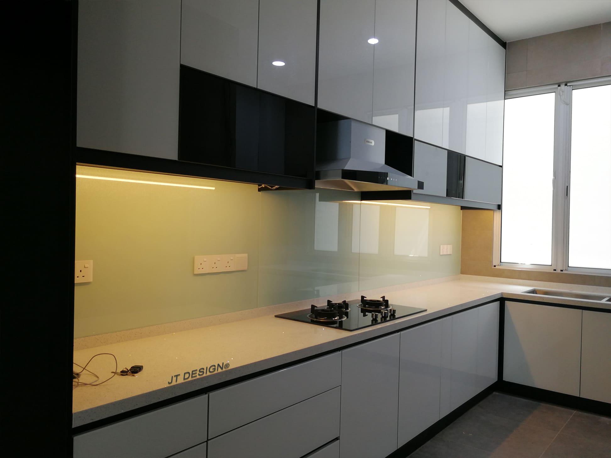 4g glass door kitchen cabinet